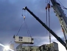 KP on site lifting a container
